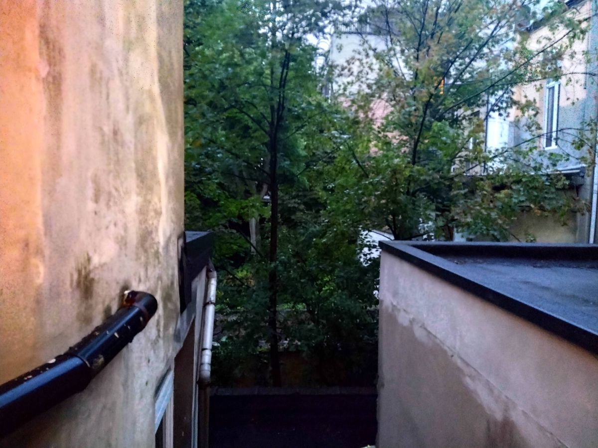 La mise au point a parfois des difficult&eacute;s &agrave; se faire en mode nuit et l&rsquo;on perd alors beaucoup de d&eacute;tails.