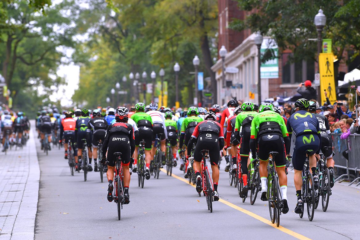 The peloton in Qu&eacute;bec