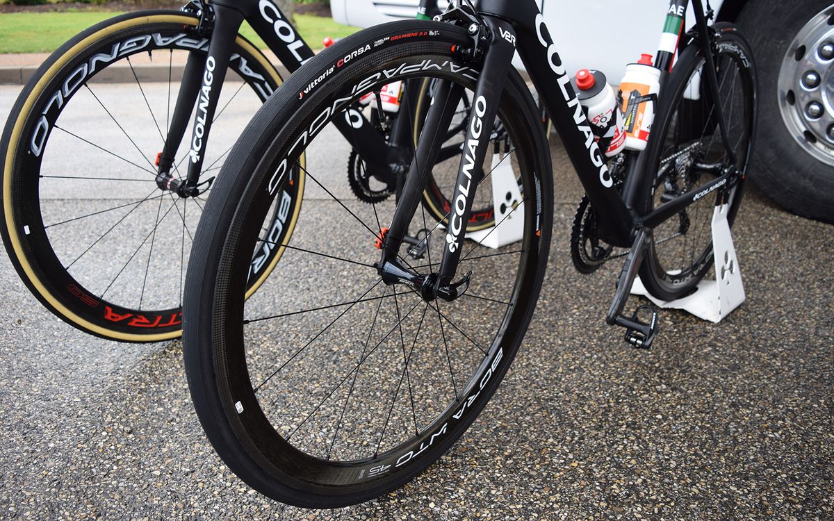 Vittoria's tubeless tyres are paired with Campagnolo Bora WTO 45 tubeless ready wheels