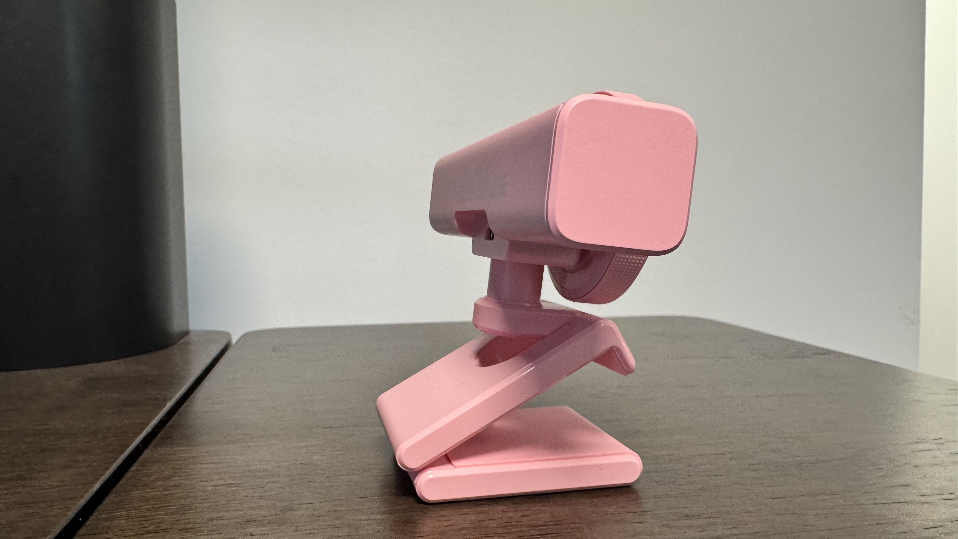 The pink Razer Kiyo V2