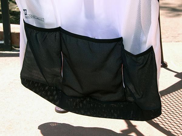 The lightweight Helium jersey even uses mesh pockets to save weight.