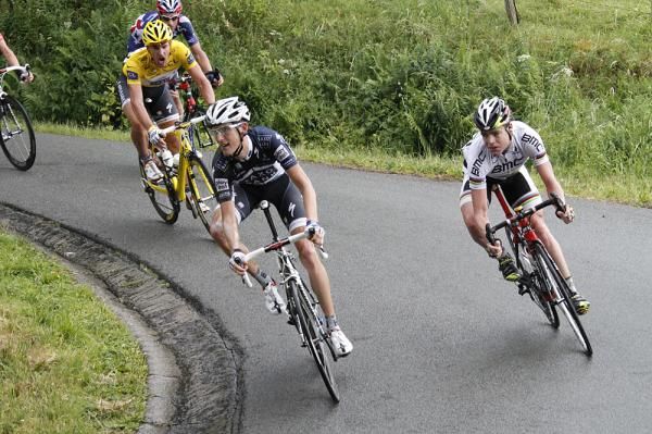 Fabian Cancellara follows Andy Schleck through a turn