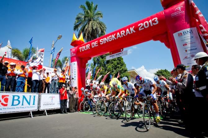 Tour de Singkarak 2013 kicked off at Padang, Smatra island in Indonesia