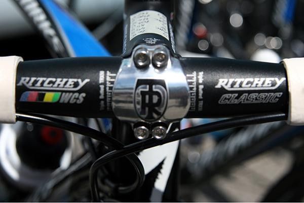 Ritchey's WCS bars with classic drops.