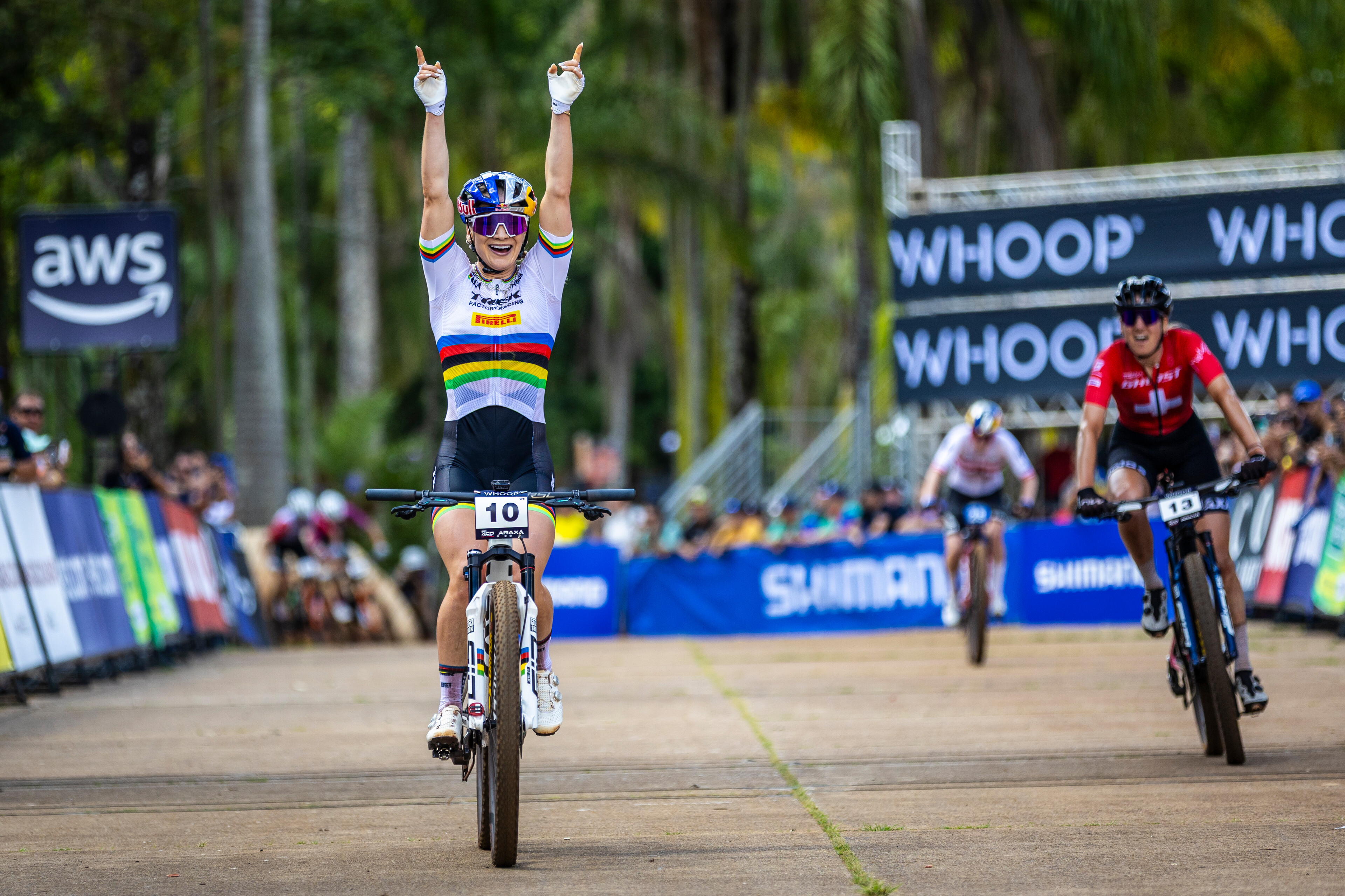Evie Richards wins the UCI XCC World Cup in Araxa, Brazil