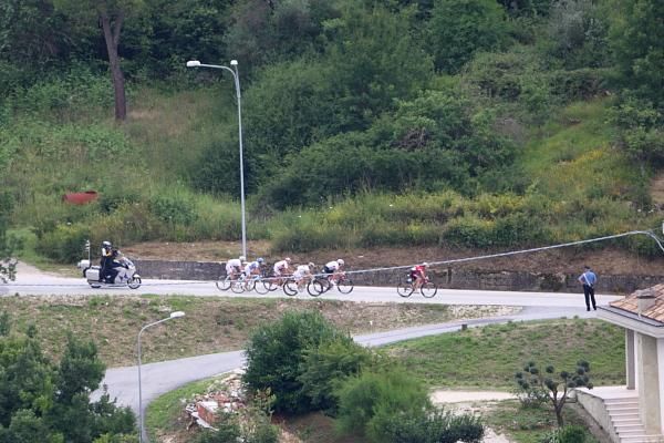 The leaders at the 1.5km to go point. A 300 metre climb steeper than the Mur de Huy awaited them