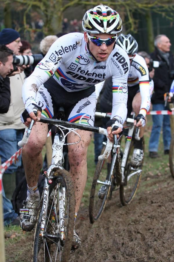 Zdenek Stybar leads Philipp Walsleben.