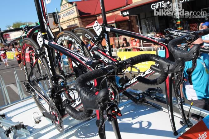 Lotto-Belisol sprinter Adam Hansen is running unusually narrow 38cm bars on his Ridley Helium. Wind tunnel testing suggests that narrower bars are faster - and it might be easier for Hansen to fit into gaps with the narrower profile - but we can't help but wonder about the effects on handling.