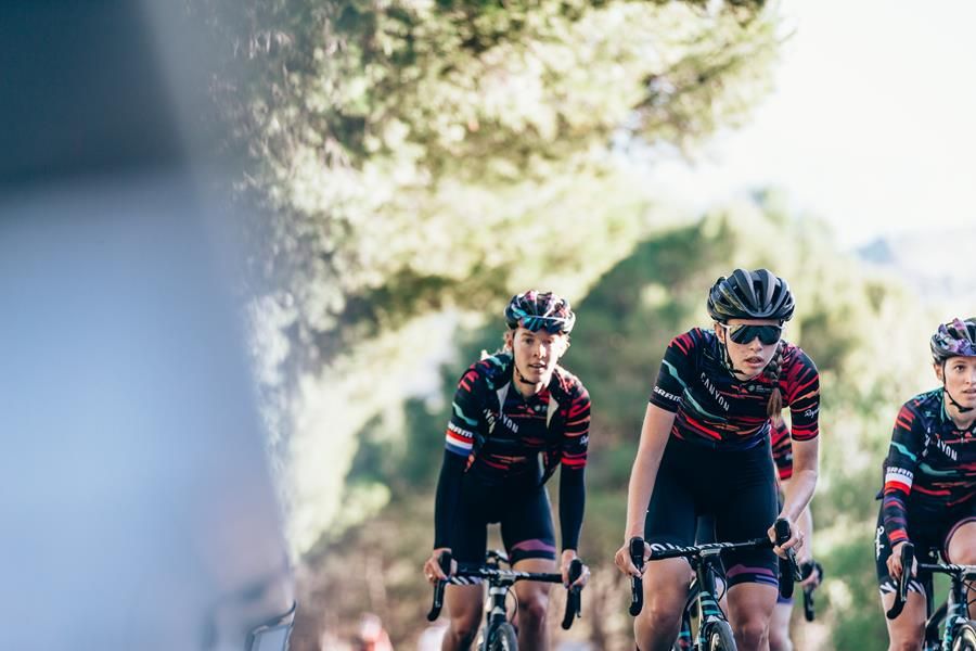 Zwift Academy winner Ella Harris rides with Canyon/SRAM at team camp