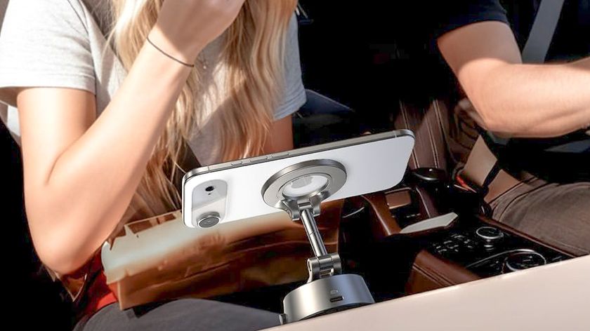 Lisen Auto Vacuum 3.0 attached to surface.