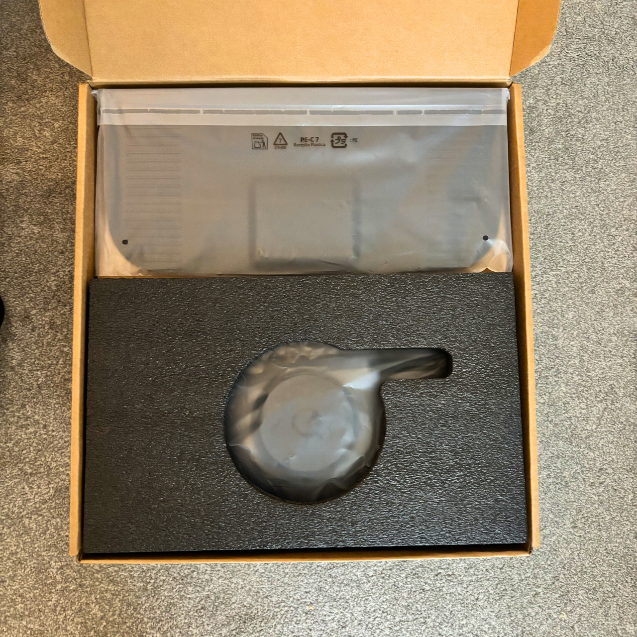 eufy omni c28 Robot Vacuum unboxing