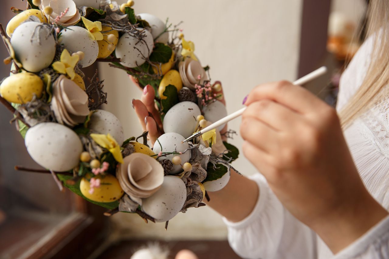 Easter wreath step by step in How to make an Easter wreath feature