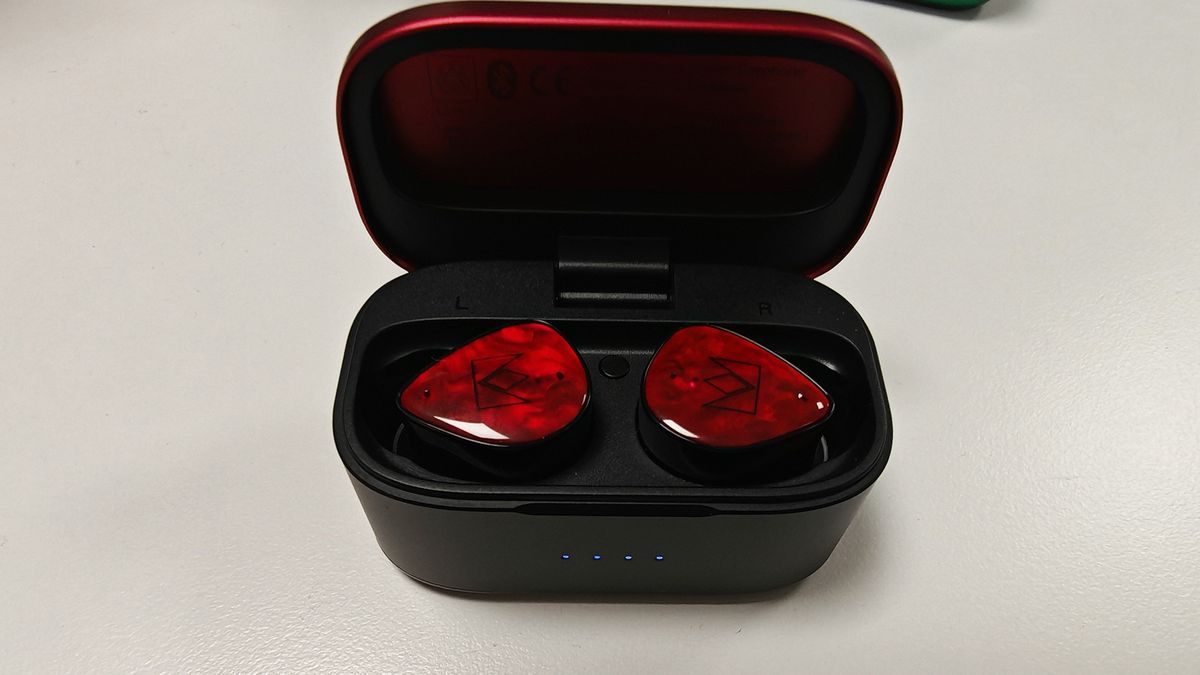The Noble FoKus Rex5 and FoKus Amadeus IEMs.