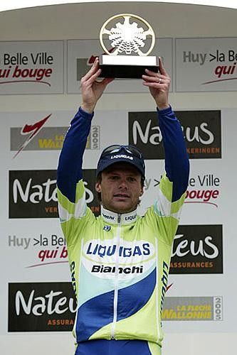 Danilo Di Luca (Liquigas) with the winner's trophy, that could come in handy for the Mur