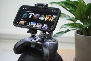 Iphone Mounting Clip Controller Hero