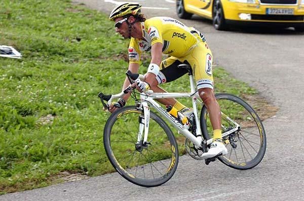 Iban Mayo struggled on the first climb and had to go all out to catch back on in the descent.