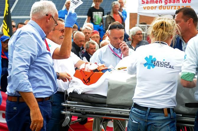 Zdenek Stybar receives medical treatment after a crash