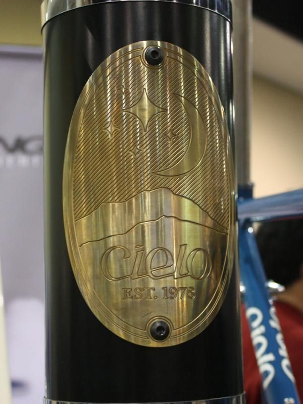 The Cielo head tube badge depicts a mountain scene in Santa Barbara, California.