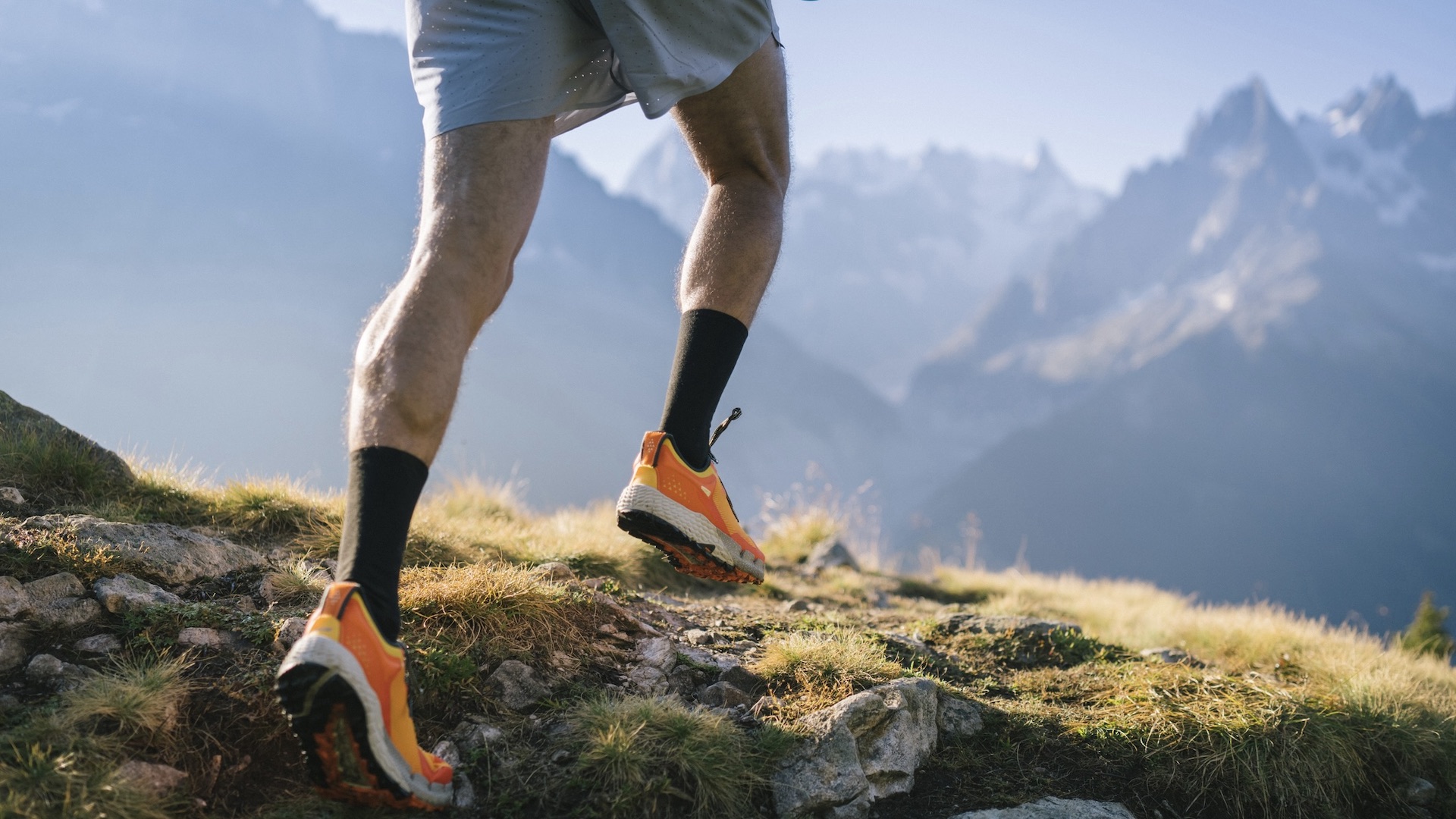 What's the deal with sock-like construction running shoes? | Advnture