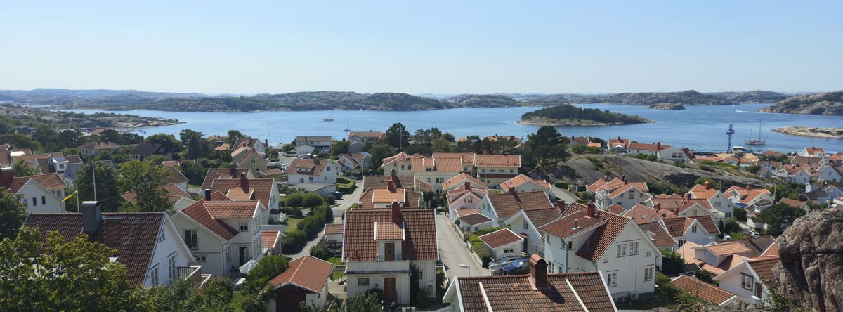 Oppo Find X8 Ultra phone sample image: harbour in Sweden, from a high vantage point, panoramic aspect
