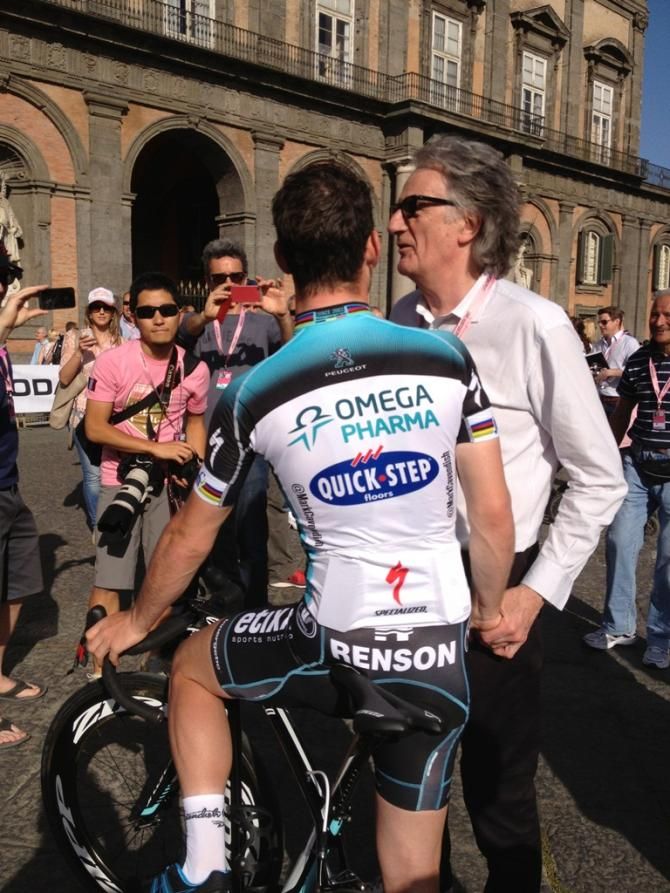 Friends Mark Cavendish and Paul Smith have a chat