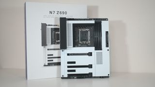 NZXT N7 Z690