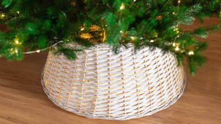 A Christmas tree collar