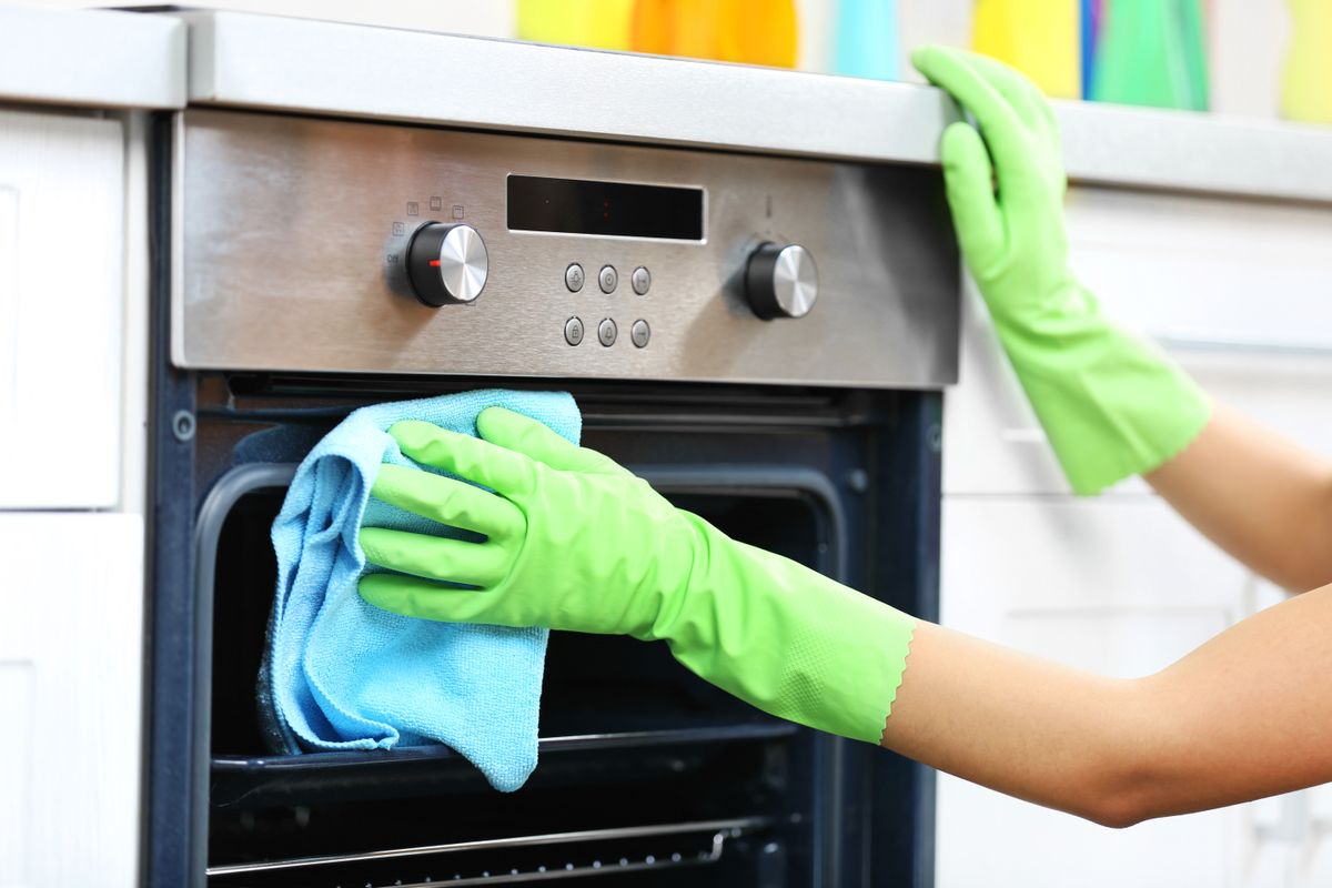 Here's the best way to clean oven glass (without elbow grease) Real Homes