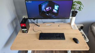 Corsair Platform:4 gaming desk