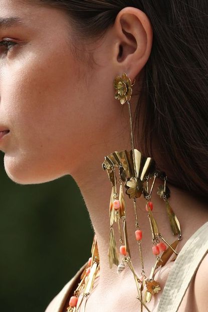 Shoulder-Grazing Earrings 