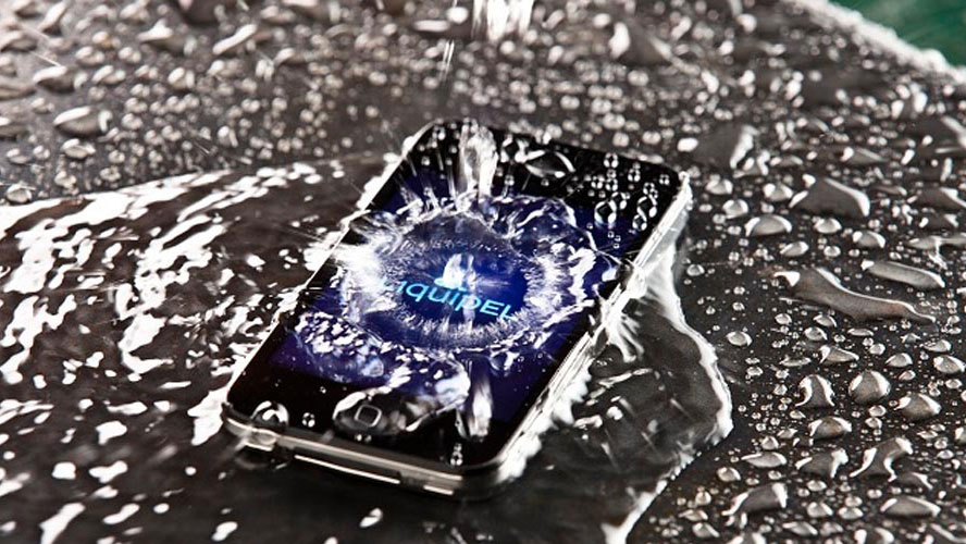 Why aren&#039;t all our smartphones waterproof right now?