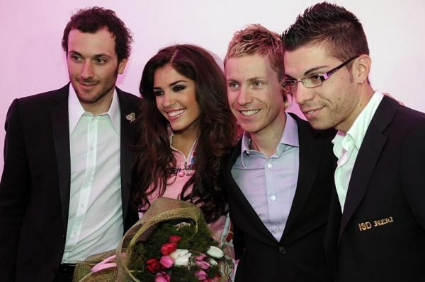 Ivan Basso, Yolanthe Cabau Van Kasbergen, Damiano Cunego and Giovanni Visconti (l-r) at the Giro jersey presentation ceremony.