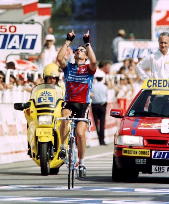 Lance Armstrong took an emotional stage win in Limoges in 1995 after his teammate Fabio Casartelli died three days earlier due to a crash on the Col du Portet d'Aspet