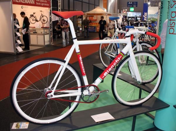 The Bianchi Pista Sei Giorni could certainly be used around town but less skilled riders might want to add some brakes.