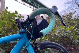 The Topeak Tubular BarBag feature two mesh side pockets for quick-access items like gels.