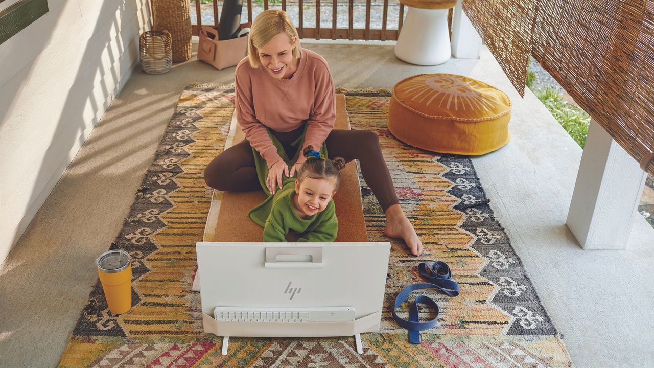 HP Envy Move all-in-one PC 23.8-inch lifestyle image