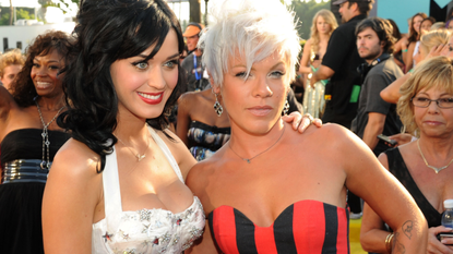Singer Katy Perry and Singer Pink arrive at the 2008 MTV Video Music Awards at Paramount Pictures Studios on September 7, 2008 in Los Angeles, California.