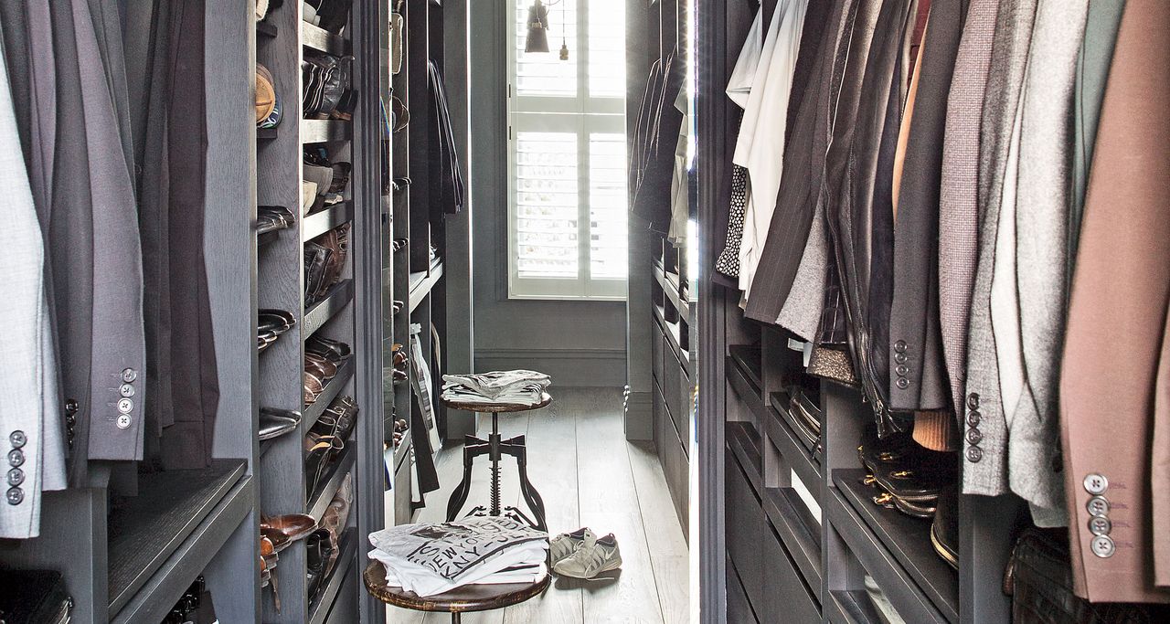 Ways-to-a-walk-in-wardrobe-featured