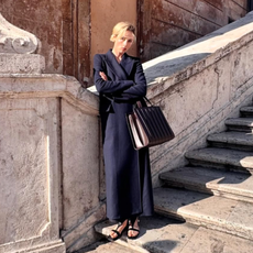 Max Mara Whitney bag: Edie Campbell