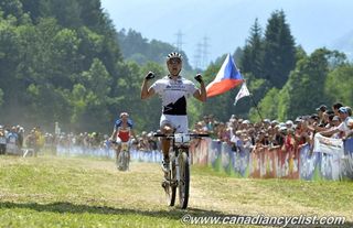 Elite men cross country - Schurter outduels Absalon in Val di Sole cross country