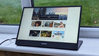 Philips 16B1P3302 portable monitor