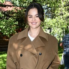 Selena Gomez wore chunky white sneakers at LAX