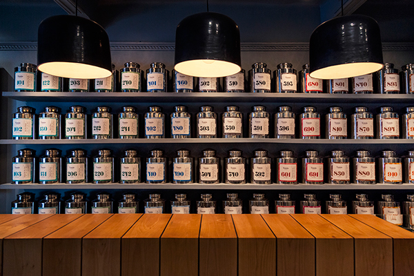Tomas tea branding