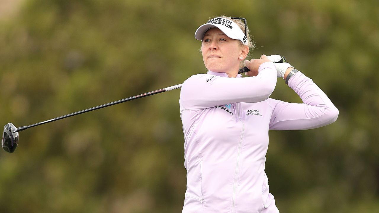 Jessica Korda hits a drive