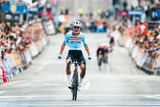 Lotte Kopecky brings down the curtain on the 2023 Cycling Super World Championships with a solo victory in the women's road race 