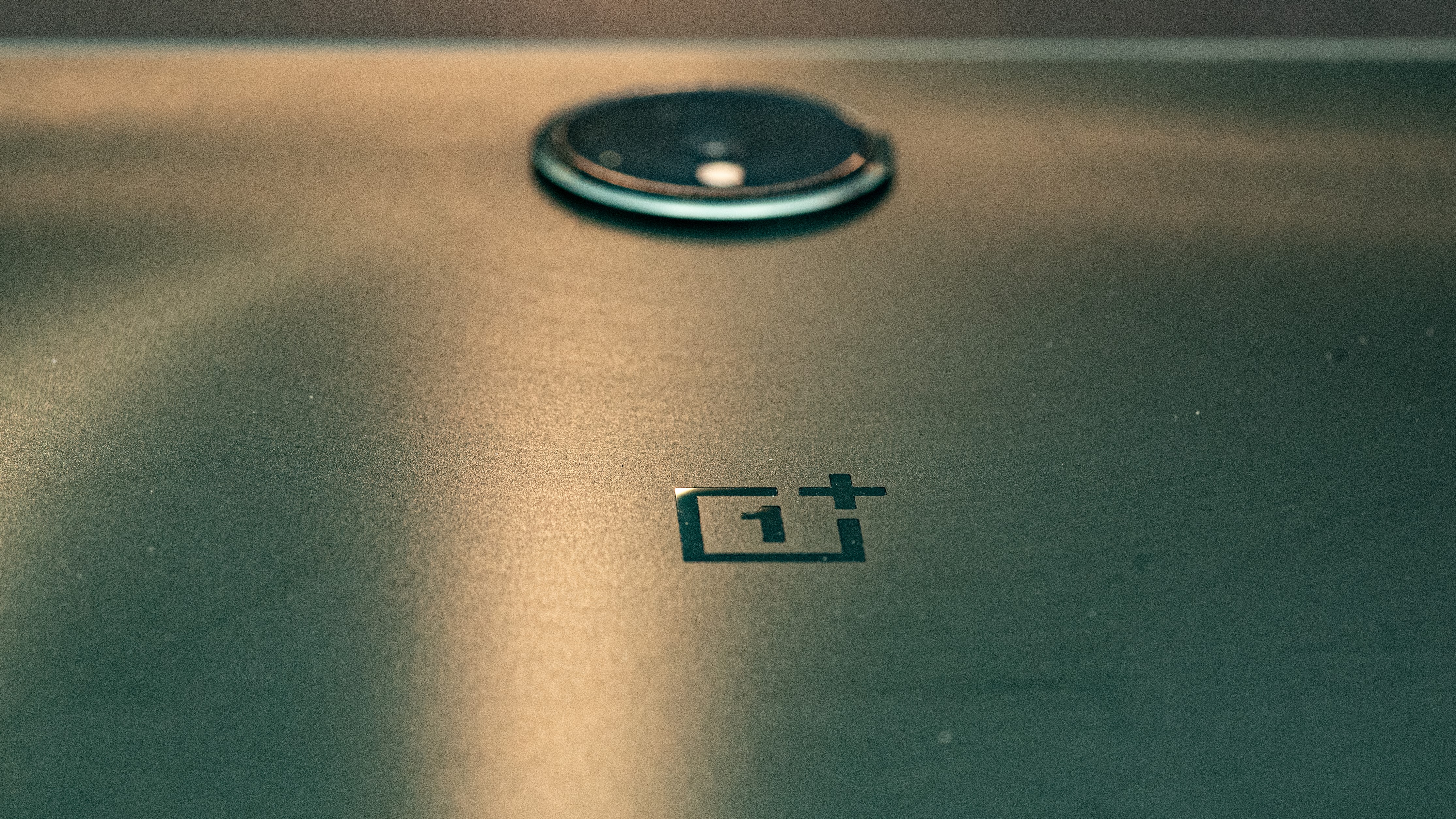 OnePlus Pad with radial brushed metal pattern showing