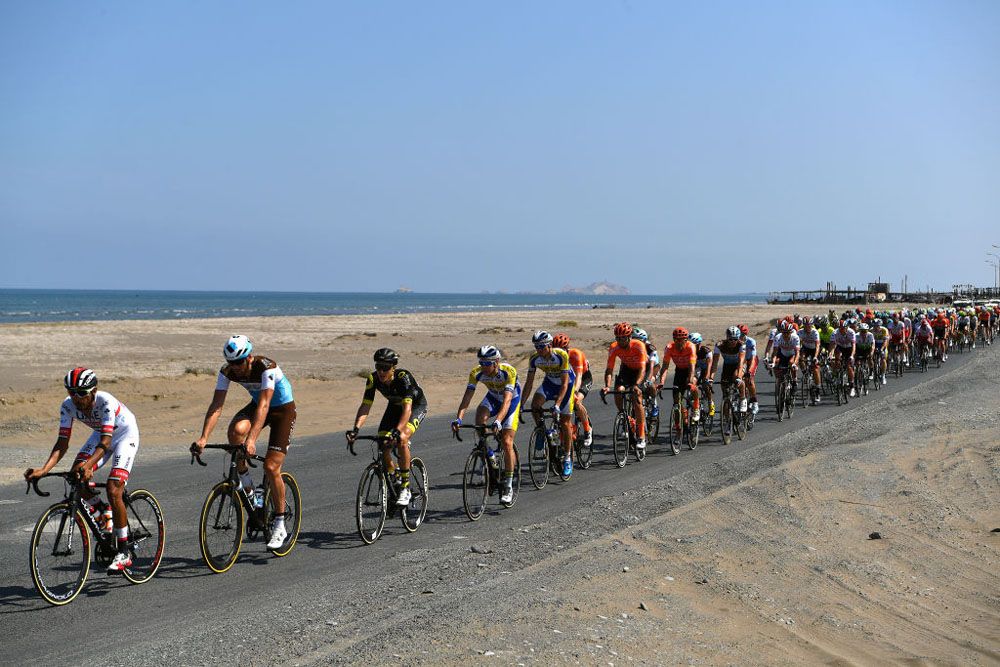The peloton on stage 1 of the 2019 Tour of Oman