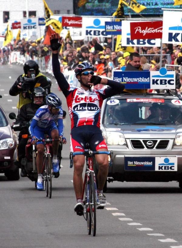 Frank Vandenbroucke was even in the running for the Tour of Flanders title in 2003 while riding for Quick Step-Davitamon. He fell frustratingly short as Peter Van Petegem won the race for his old team.
