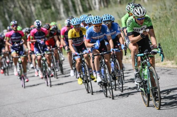 Belkin comes to the front and checks the course profile card