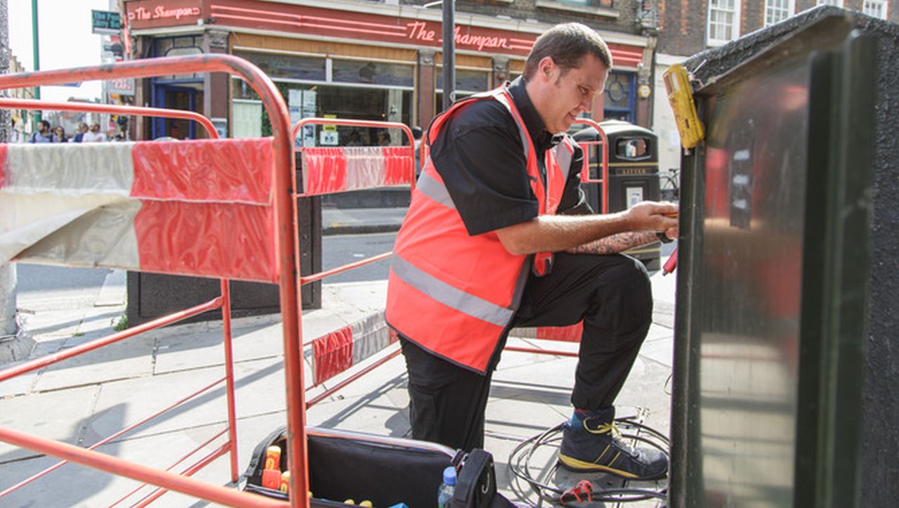 Virgin Media engineer at work